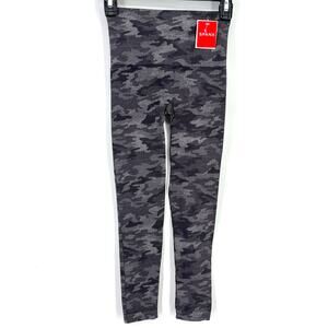 Spanx Look At Me Now Seamless Camo Print Leggings Womens Size XS Gray